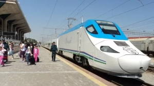 Samarqand—Toshkent yo‘nalishida qo‘shimcha «Afrosiyob» poyezdi qatnovi yo‘lga qo‘yiladi