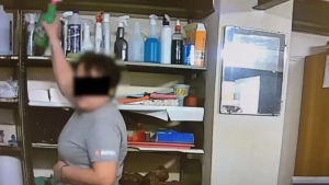 Polshada hamkasbini zaharlashga uringan farrosh hibsga olindi (video)