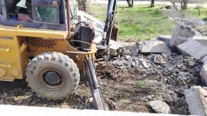 Baxmalda tog‘ yo‘li bo‘yidagi noqonuniy qurilmalar bartaraf etildi