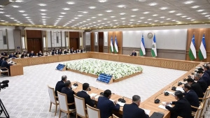 Prezident: "Eskirgan standart va sertifikat tizimi tadbirkorlarning qo‘lini bog‘lamoqda"