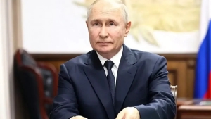 Vladimir Putin rossiyalik gubernatorlarning maoshini keskin oshirdi