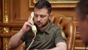 Donald Tramp Ukraina prezidenti bilan telefon orqali nimalarni gaplashdi?