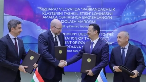 Vengriya Sirdaryoda 8 ta parrandachilik fabrikasini quradi