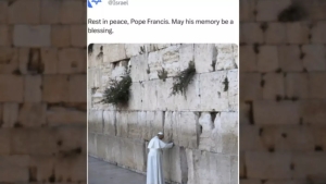 Isroil nega Rim papasi Fransisk o‘limiga ta’ziya bildirib, keyin uni o‘chirdi?