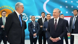 Prezidentlar Raqamli texnologiyalar va sun’iy intellekt ko‘rgazmasiga tashrif buyurdi