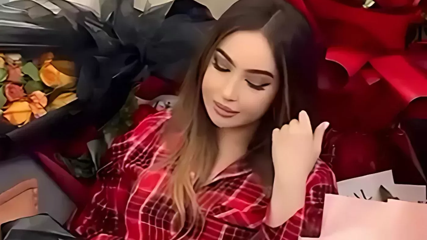 Sevinch Mo‘minovaga muxlislardan guldastalar yog‘di (video)