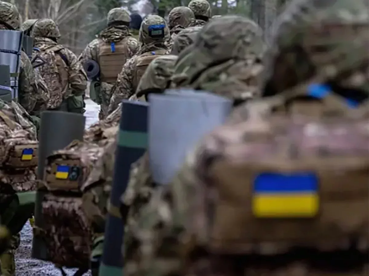 Ukraina qurolli kuchlarining 10 ming askari qurshovda qoldi