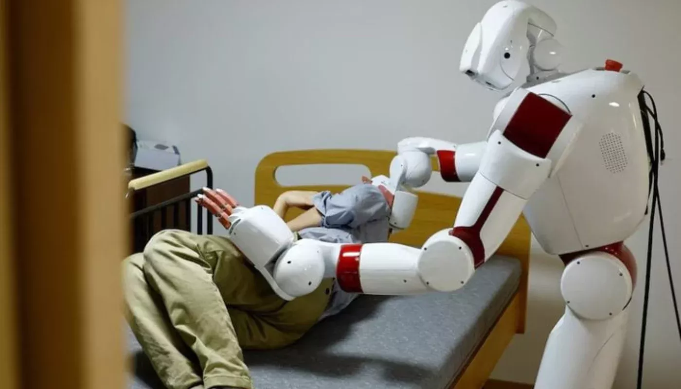 Yaponiyada qariyalarga g‘amxo‘rlik qiluvchi robot yaratildi