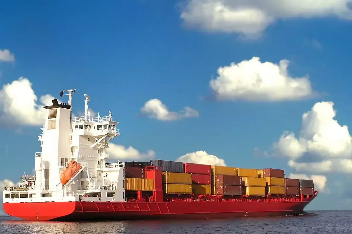 AQSh Xitoy kemalariga port yig‘imlarini kamaytirdi