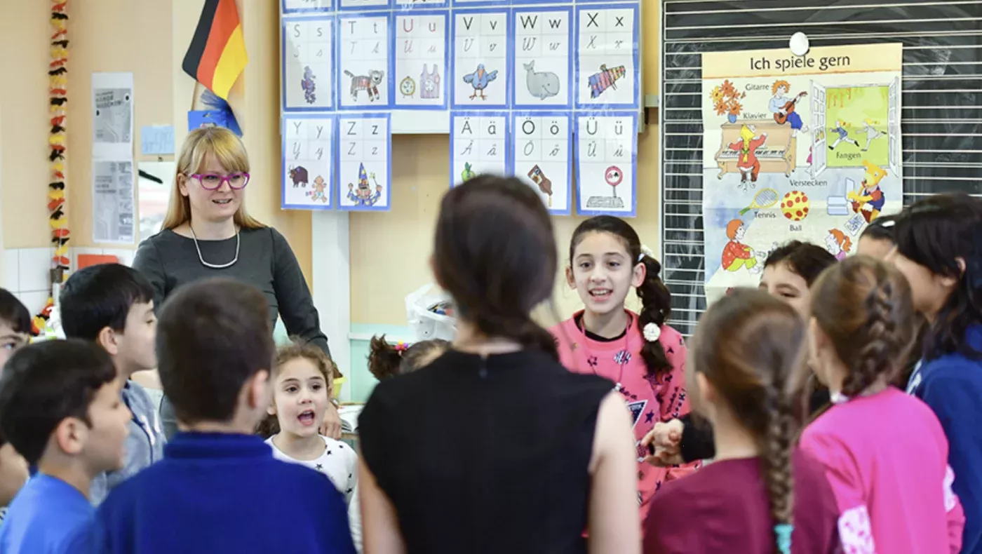 Germaniya maktablarida “haqiqiy hayot darslari” boshlanyaptimi?