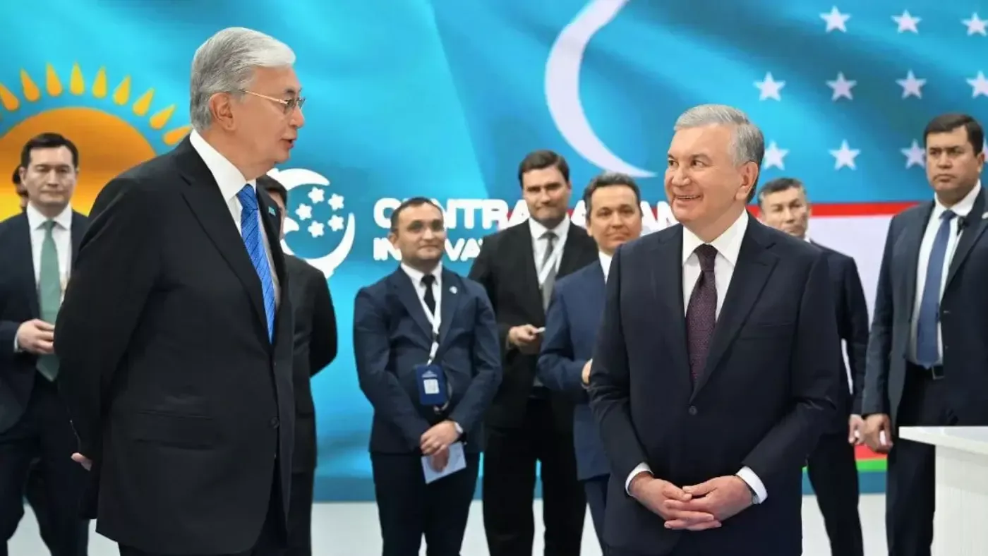Prezidentlar Raqamli texnologiyalar va sun’iy intellekt ko‘rgazmasiga tashrif buyurdi