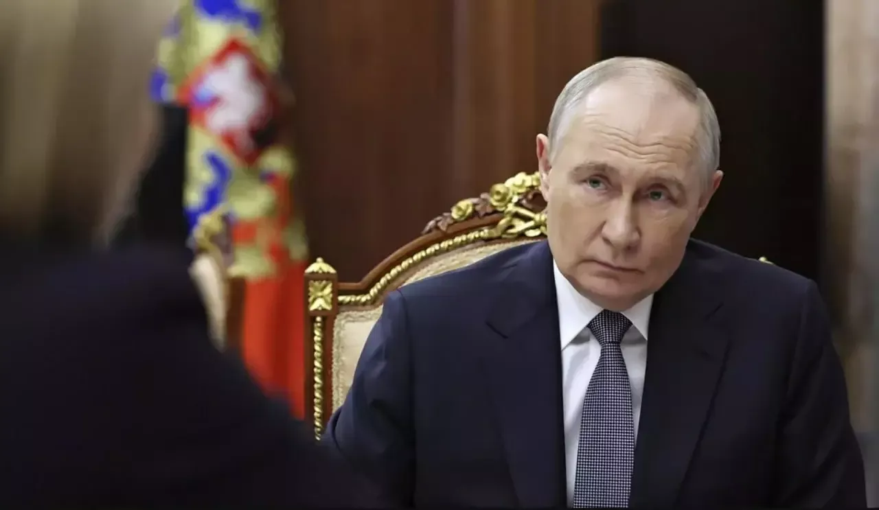 Putin Pasxa munosabati bilan 30 soatlik otashkesim e’lon qildi