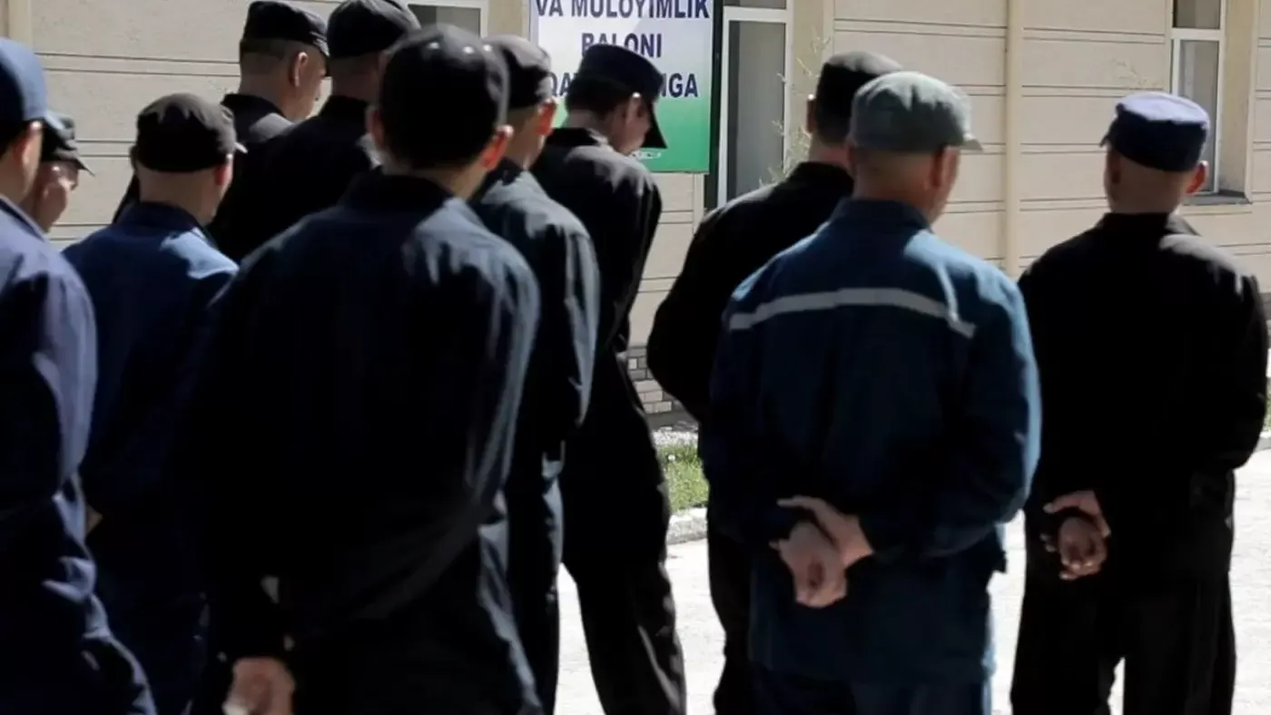 Shavkat Mirziyoyev jazo muddatini o‘tayotgan 488 nafar shaxsni afv etdi