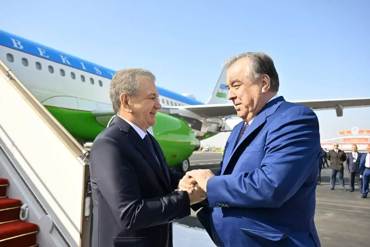 Shavkat Mirziyoyev Xo‘jand shahriga yetib bordi (foto)