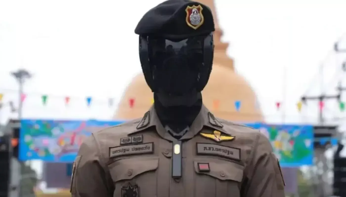 Tailandda sun’iy intellektga ega birinchi robot-politsiyachi ish boshladi