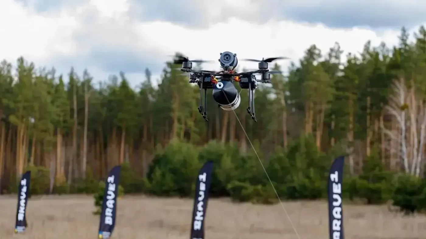 Ukrainada 20 km masofaga ucha oladigan optik tolali FPV-dronlar sinovdan o‘tkazildi