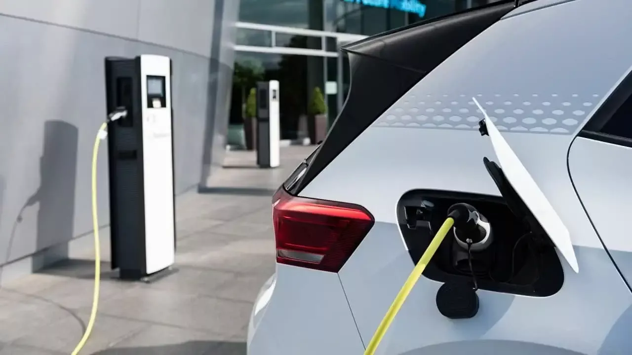 O‘zbekistonda elektromobillarni quvvatlash stansiyalari soni keskin o‘smoqda